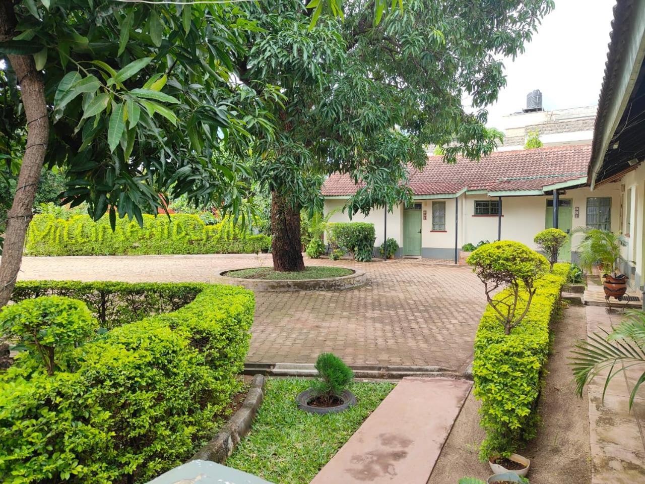 Milimani Drive Livings Apartment Kisumu Bagian luar foto